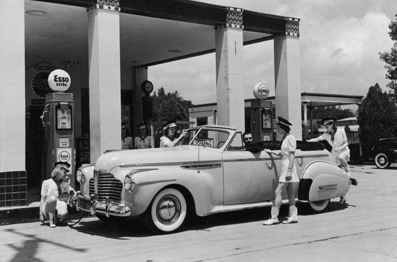 0000 Esso Station.jpg