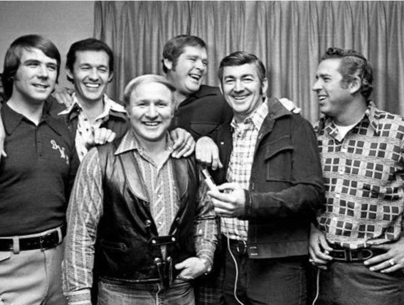 00000 DARRELL WALTRIP, RICHARD PETTY, CALE YARBOROUGH, BUDDY BAKER, BOBBY ALLISON AND DAVID PE...jpg