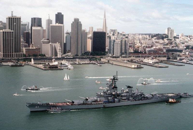 00000000fb harbor tugs assist  battleship USS Missouri (BB 63) into port for recommissioning. ...jpg