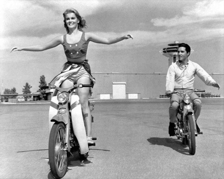 0000000a Ann Margaret & Elvis Presley.jpg