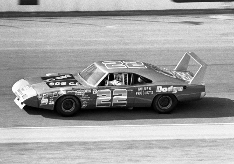 001-rossi-bill-mario-wing-car-305-nascar-e1488826025220.jpg