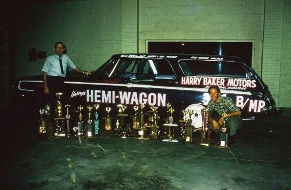 008-1964-dodge-426-race-hemi-station-wagon.jpg