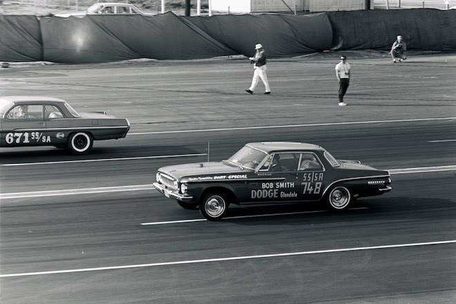 01-struggles-1962-pomona-action-catalina-leading-dodge-driver-sides.jpg