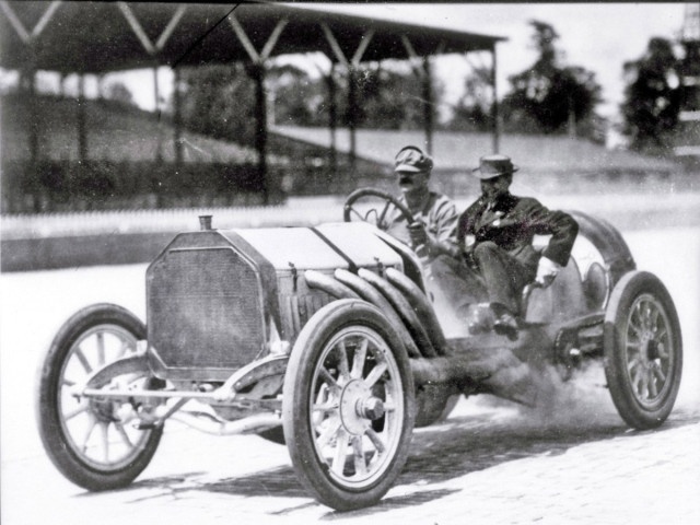 09 Buick Louis Chevrolet Drving.jpg