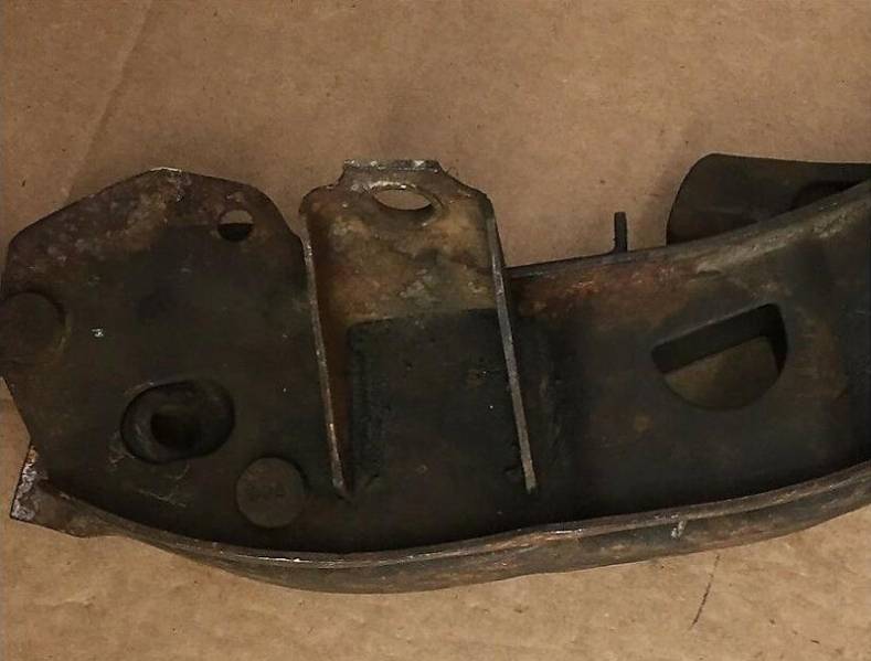 09-strut-bar-bracket.jpg