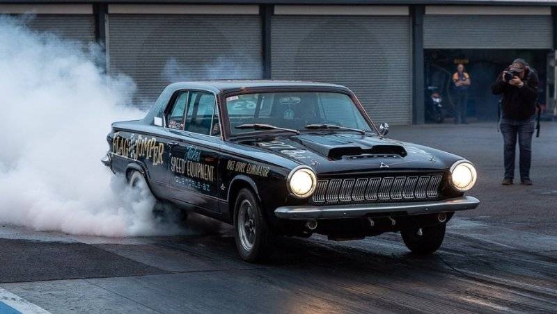 101 Jake Cawthorne's '63 Dodge Dart 'Flag Jumper'.jpg