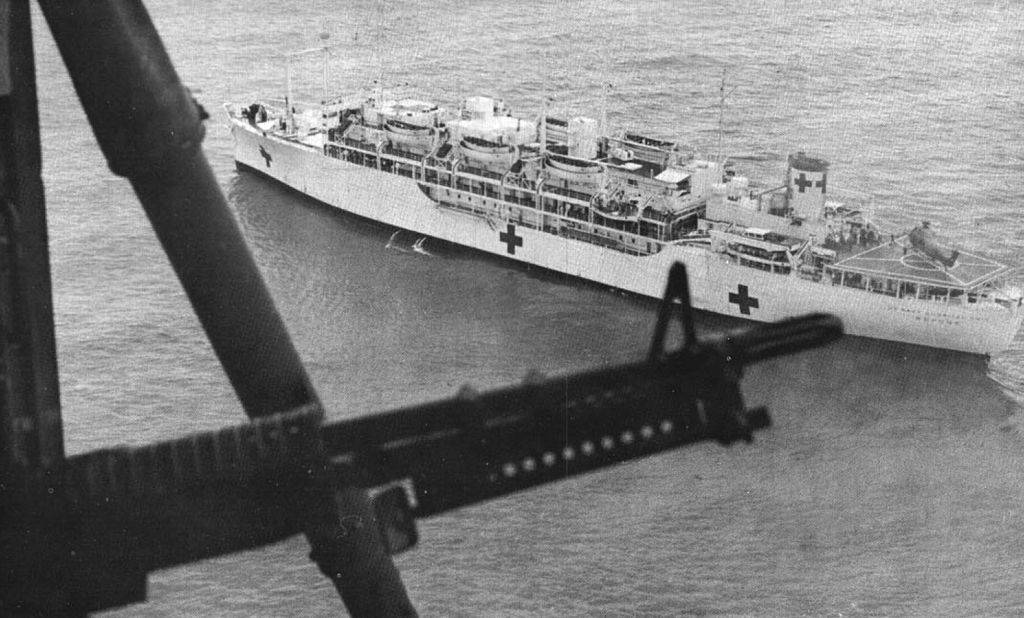 1024px-USS_Repose_%28AH-16%29_off_Vietnam_c1967.jpg