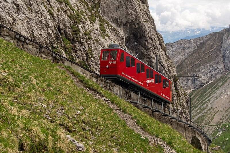 1280px-Pilatus_railway_train.jpg