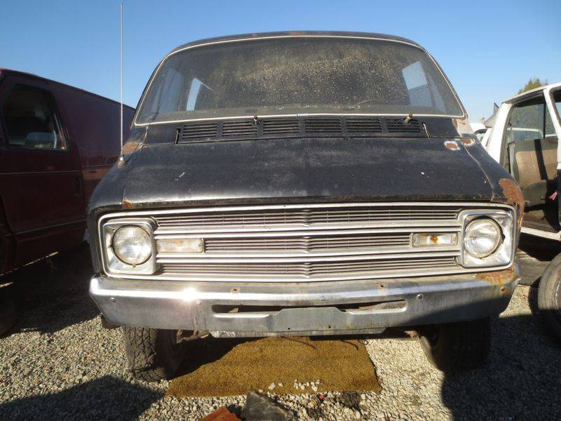 13-1976-Dodge-Tradesman-Van-Down-On-The-Junkyard-Picture-Courtesy-of-Murilee-Martin.jpg