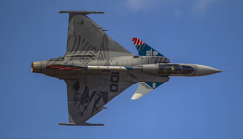 1699310.jpg