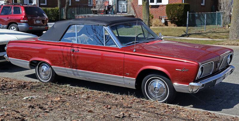 1920px-1966_Plymouth_Valiant_Signet_Convertible_front_right.jpg