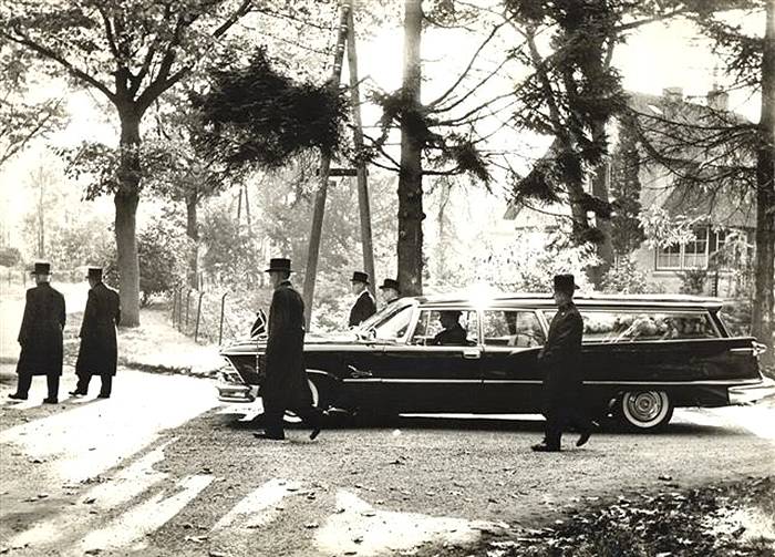 1957Hearse2.jpg
