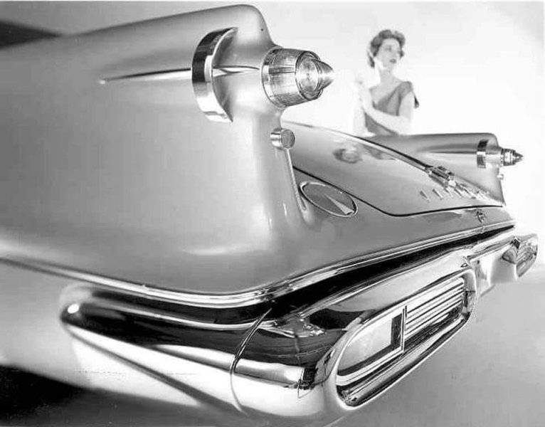 1958 Imperial.jpg