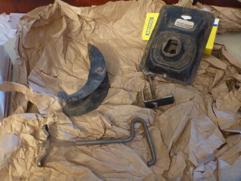 1964dodge440rearaxleandjackparts 036.JPG