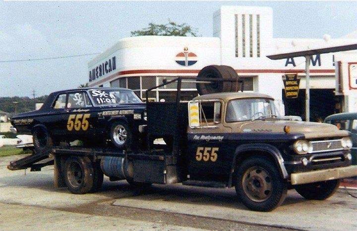 1965-Belvedere-With-Hauler.jpg