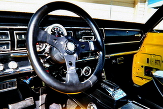 1966 Coronet 500 dash & console shifter in 2005.jpg