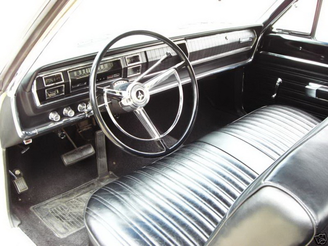 1967 Coronet steering wheel- -partial horn ring.jpg