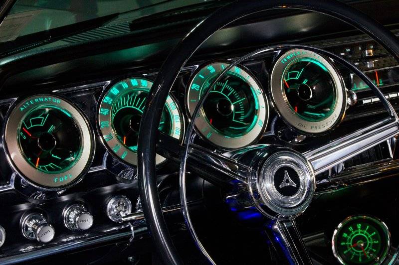 1967-dodge-charger-instrument-panel-close-up-2440305017.jpg