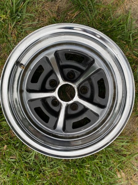 1968 14 x 5.5 mopar magnum 2.jpg