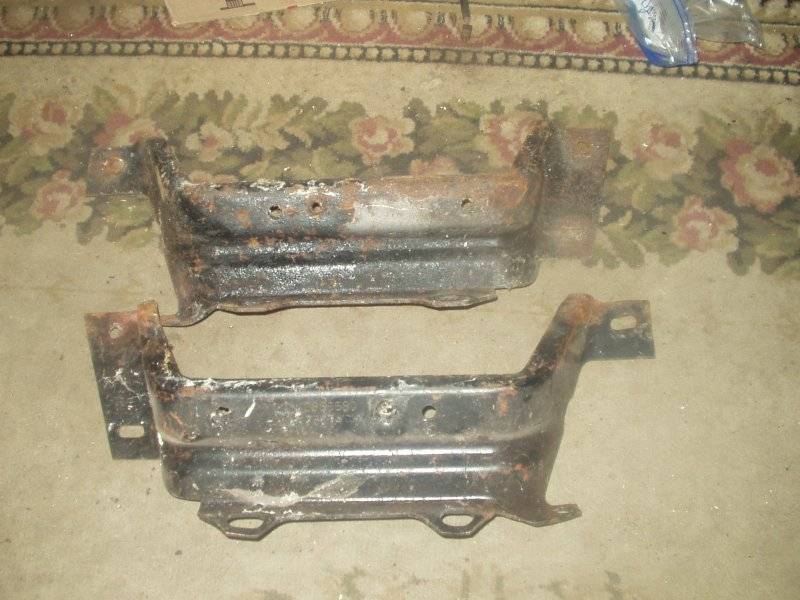 1968 RR brackets 1.JPG