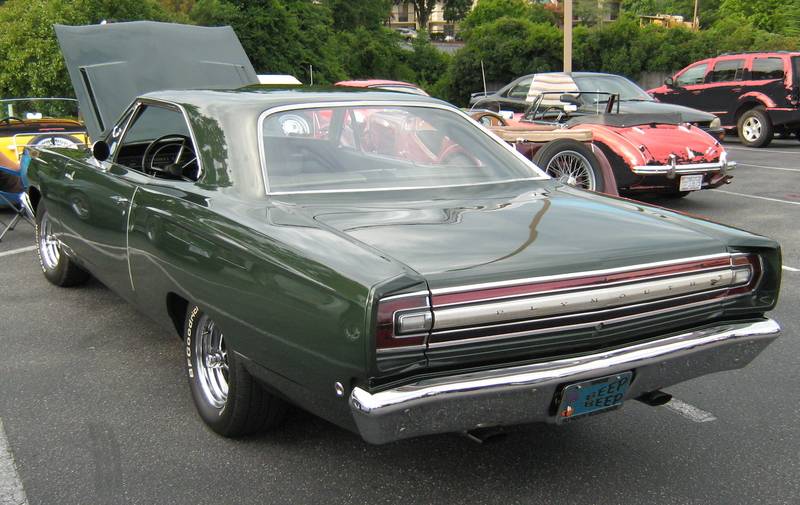 1968_Road_Runner_green_rear.jpg