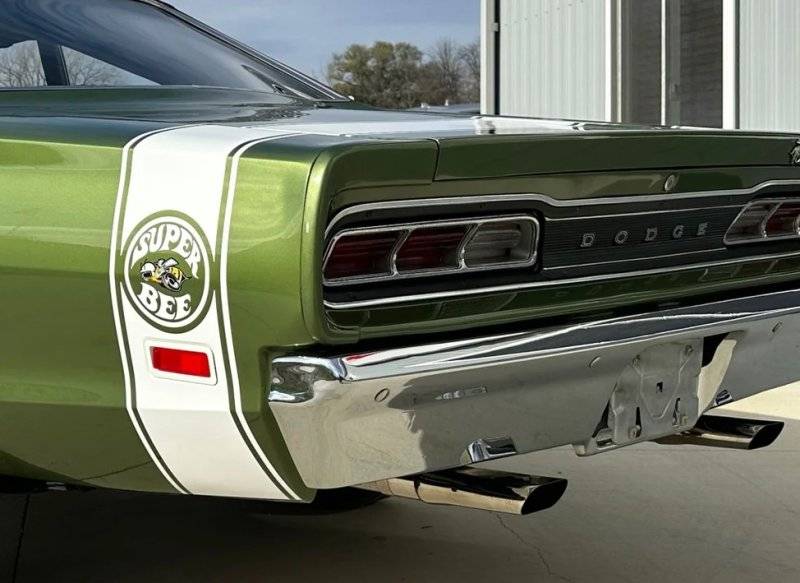 1969-dodge-coronet-super-bee (1)~2.jpg