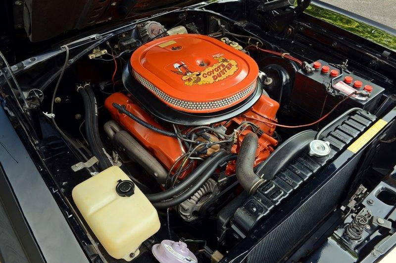 1969-plymouth-road-runner-383ci-v8-engine-side1.jpg