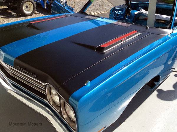 1969-Plymouth-Roadrunner-383-Blue-Convertible-hood-scoops.jpg