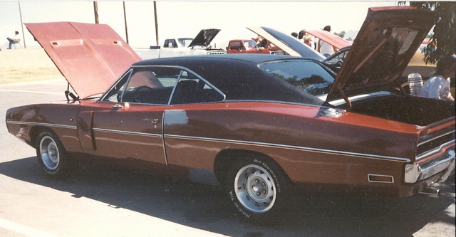 1970 Charger RiT - car show #2.jpg