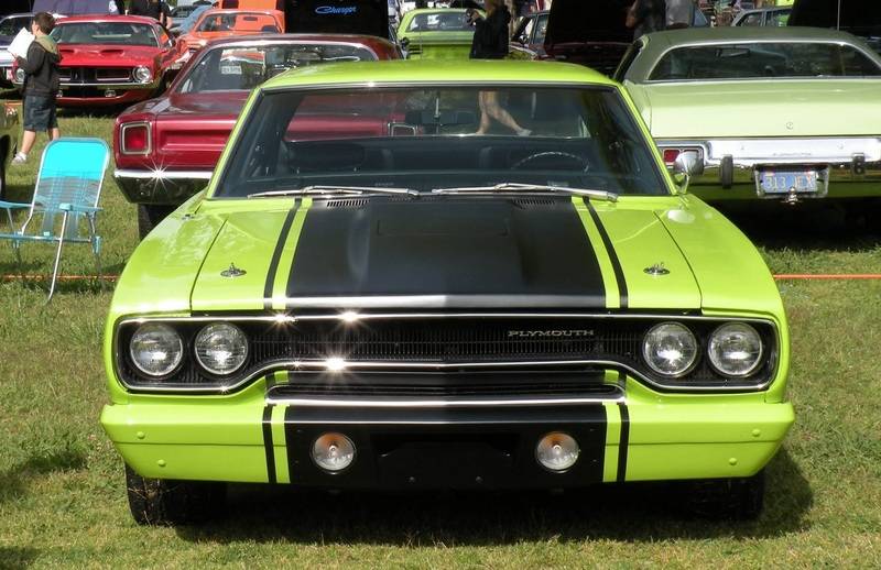 1970+Plymouth+Road+Runner+Green+-+Front+View.jpg