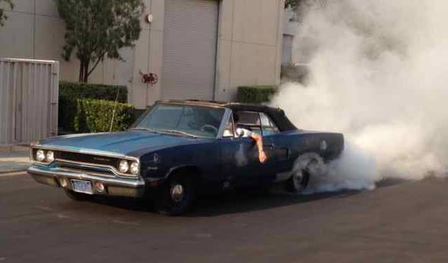1970-Plymouth-Roadrunner-convertible-burnout.jpg