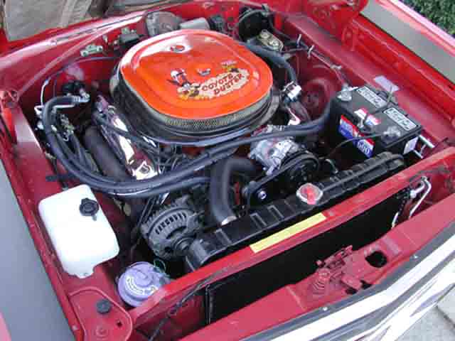 1970-PLYMOUTH-ROADRUNNER-ENGINE-BAY.jpg