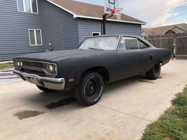 1970-plymouth-roadrunner-v-code-4-speed-road-runner-440-6-barrel-pack-pak-dana-1.jpg