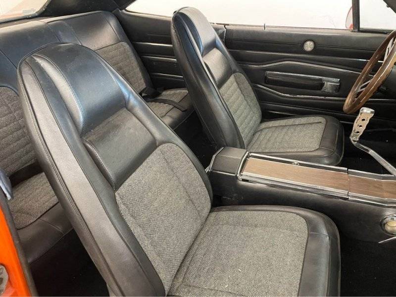 1970chargerrt_seats02-jpg.jpg