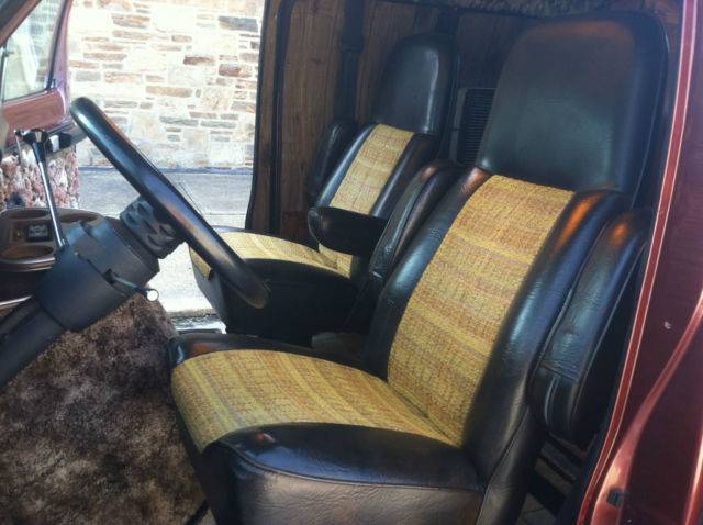 1971-dodge-van-tradesman-b200-rust-free-and-factory-paint-5.jpg