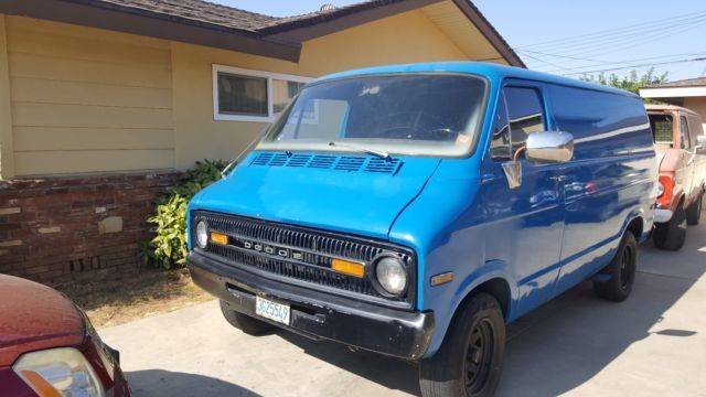 1973-dodge-tradesman-b100-shorty-van-1.jpg