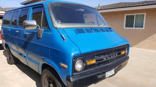 1973-dodge-tradesman-b100-shorty-van-4.jpg