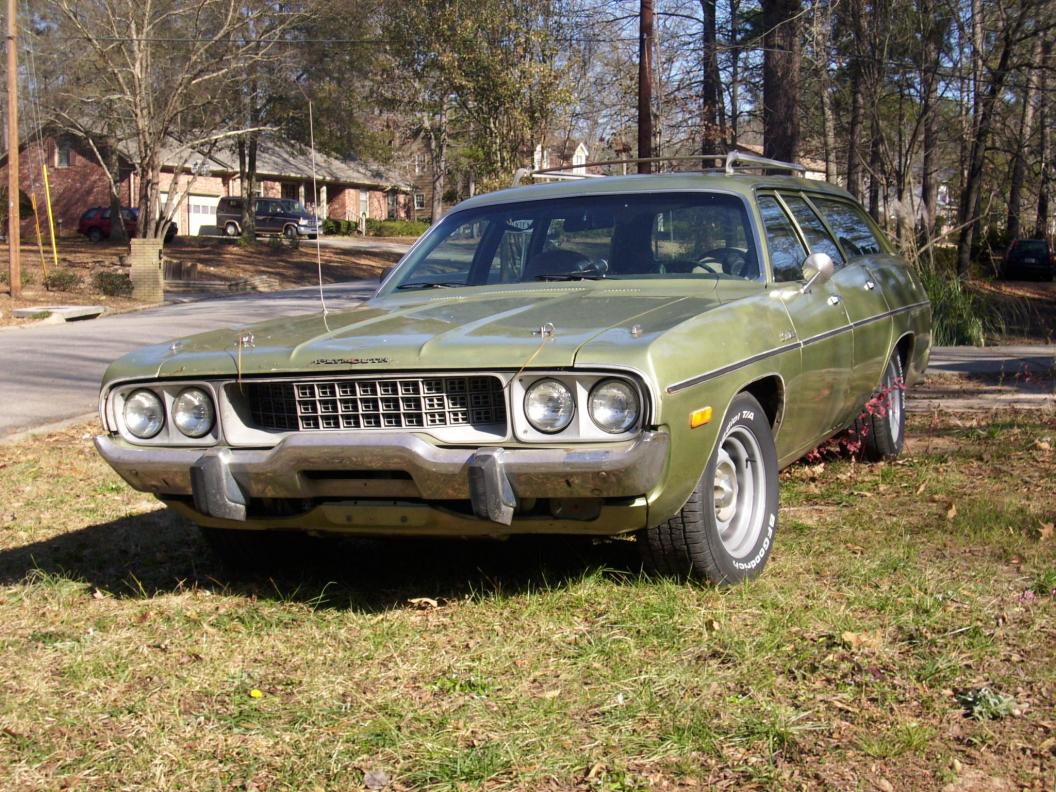 1973 plymouth wagon 001.jpg