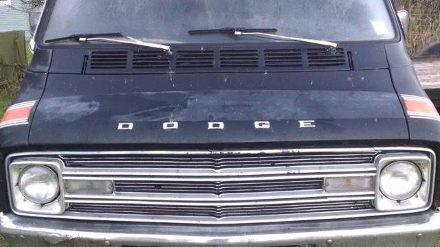 1974-dodge-b200-tradesman-van-70039s-metal-mystical-hippie-surfer-disco-van-4.jpg