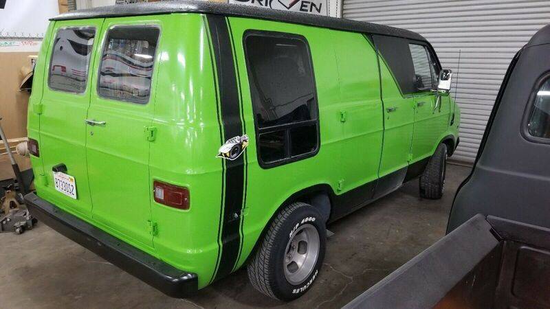 1974-dodge-shorty-surf-boogie-tradesman-van-1.jpg