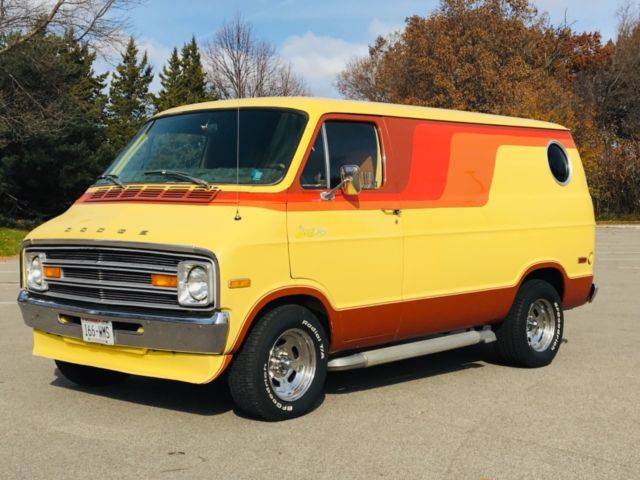 1976-dodge-b200-street-van-440-powered-custom-76-tradesman-mopar-1.jpg