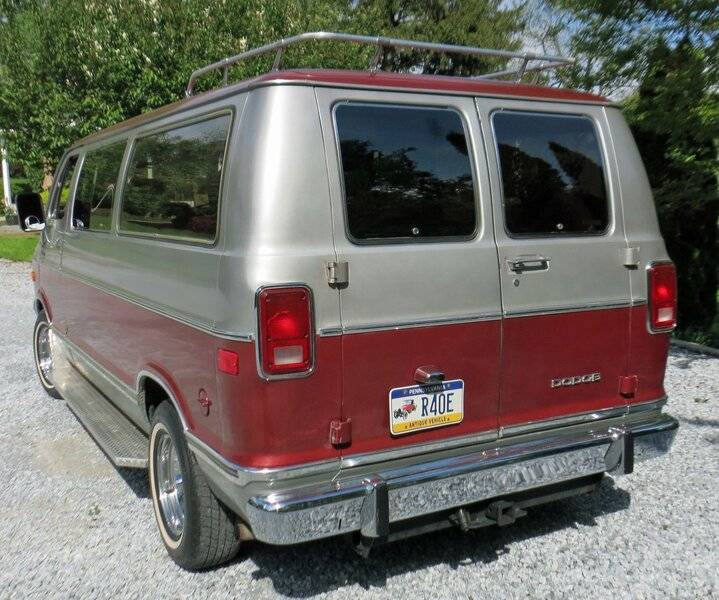 1978-dodge-d200-sportsman-van.jpg