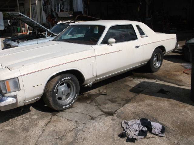 1979-chrysler-cordoba-300-hardtop-2-door-360-3.jpg