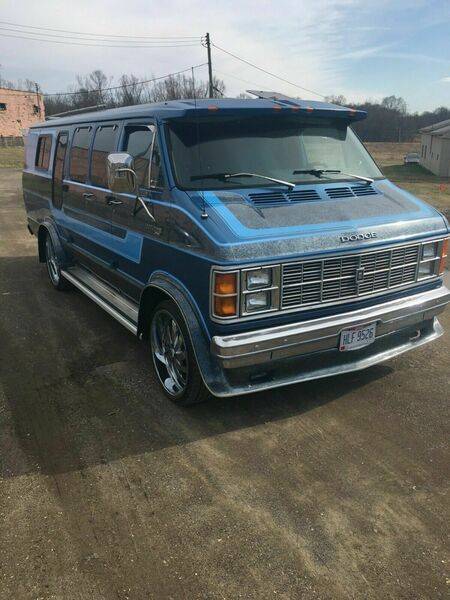 1979-dodge-200-maxi-van-2.jpg