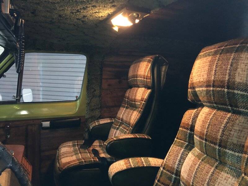 1979-dodge-b100.jpg