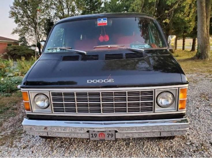 1979-Dodge-B200-classic-trucks--Car-101226476-3533e89e5540025ccf02ef318e654fc4.jpg