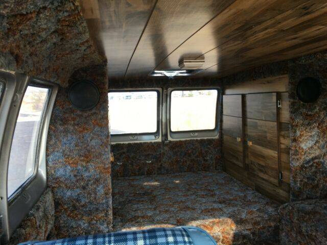 1979-dodge-van-b200-shorty-street-van-1-owner-v8-4-speed-mopar-10.jpg