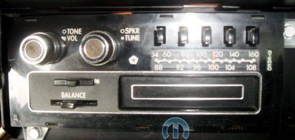 1979_Magnum_FM-AM-8Track.jpg