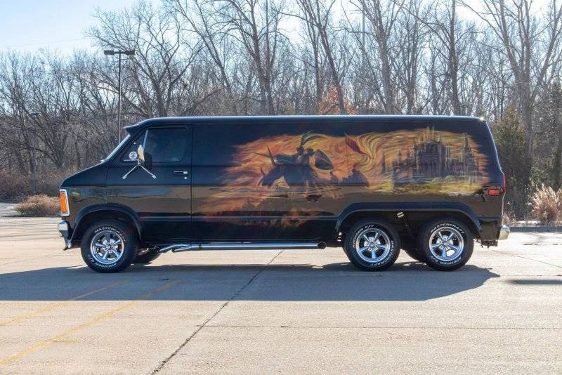 1980-dodge-d-series-custom-van.jpg