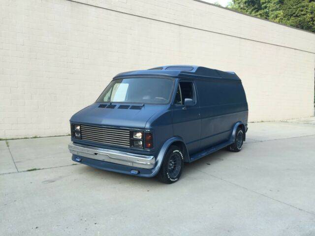 1983-dodge-van-b250-boogie-van-1.jpg